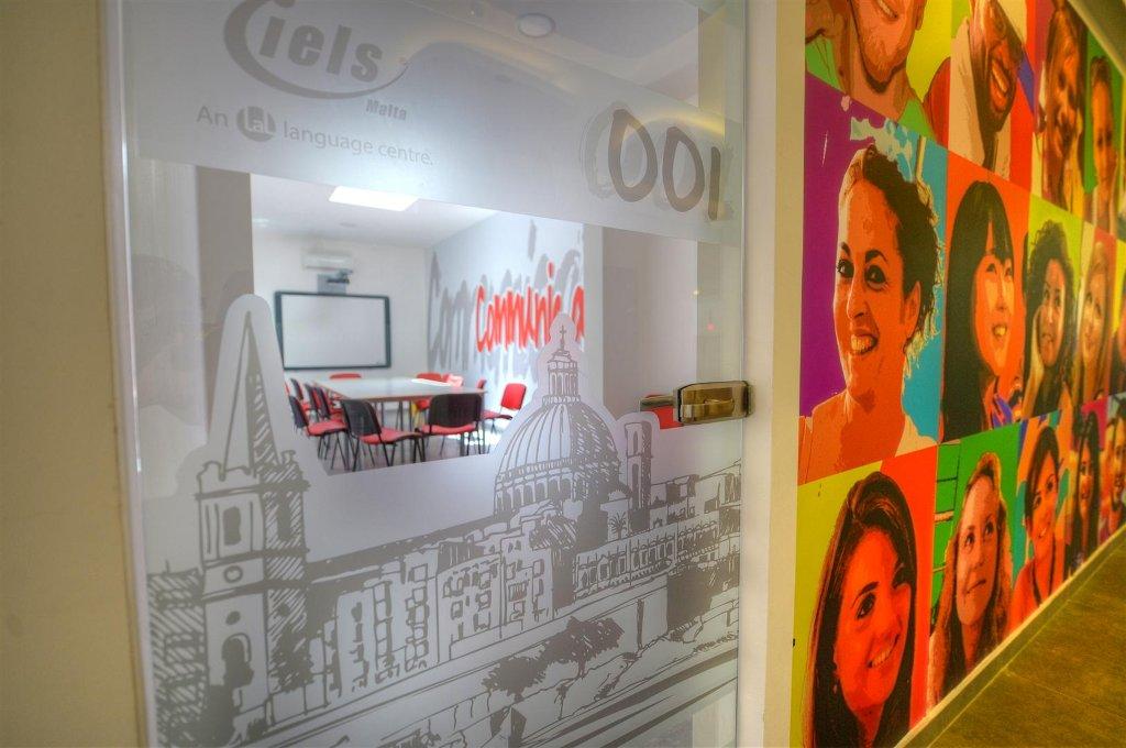 IELS Malta -    iels  -     Institute of English Language Studies -       ,        ,     -     Iels-Malta - EnglishinMalta.ru